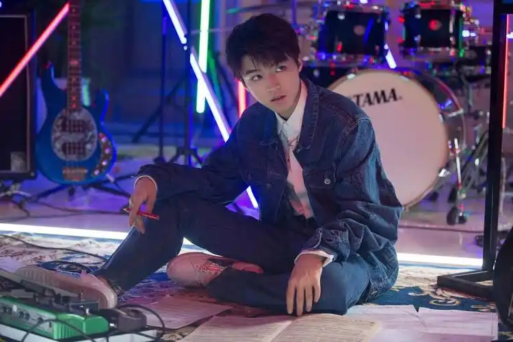 虎牙少年王俊凯