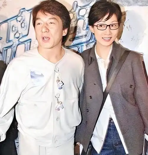 宁愿异国漂泊也绝不回国,"小龙女"吴卓林,走上了另一条大道