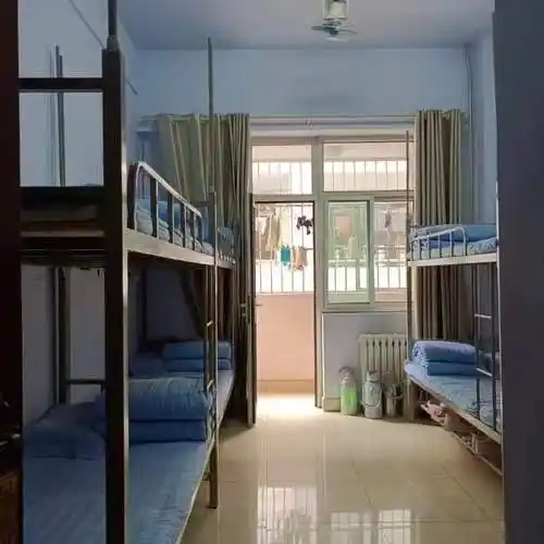 近年来,德州二中重视文明宿舍创建,干净整洁的卫生环境,和谐有序的