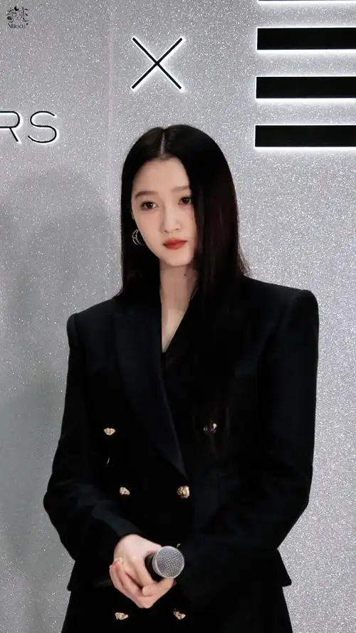 关晓彤女霸总回国##蔻依香氛代言人关晓彤