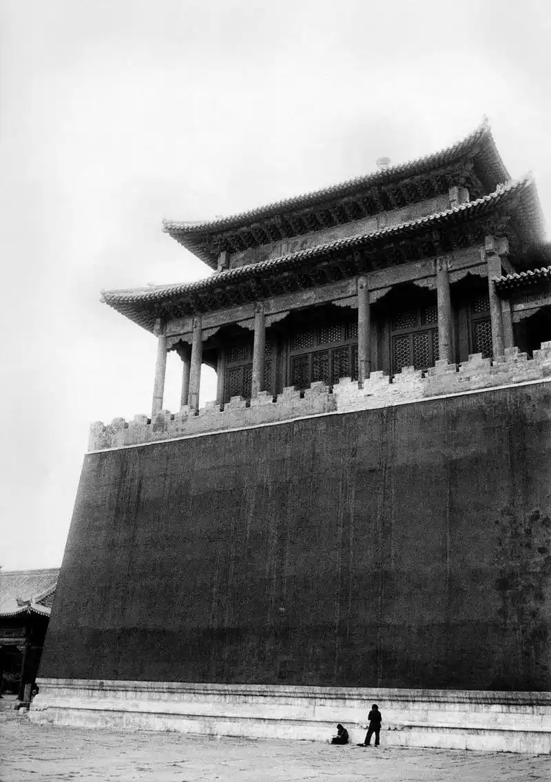 我们之前发过很多紫禁城老照片,大多来自于当时爱拍照的慈禧太后所命.