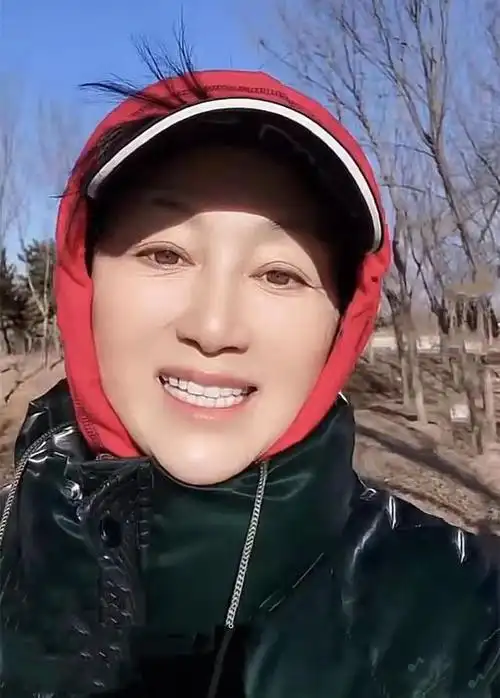 为了证明自己未整容,王姬特意素颜出镜.