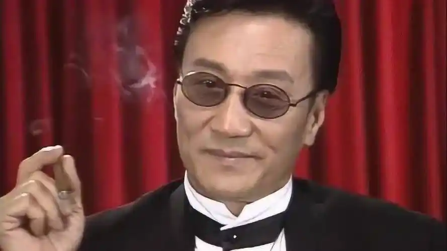 千王之王重出江湖-堵狂一上来就跟龙四赌家产,真是人傻钱多