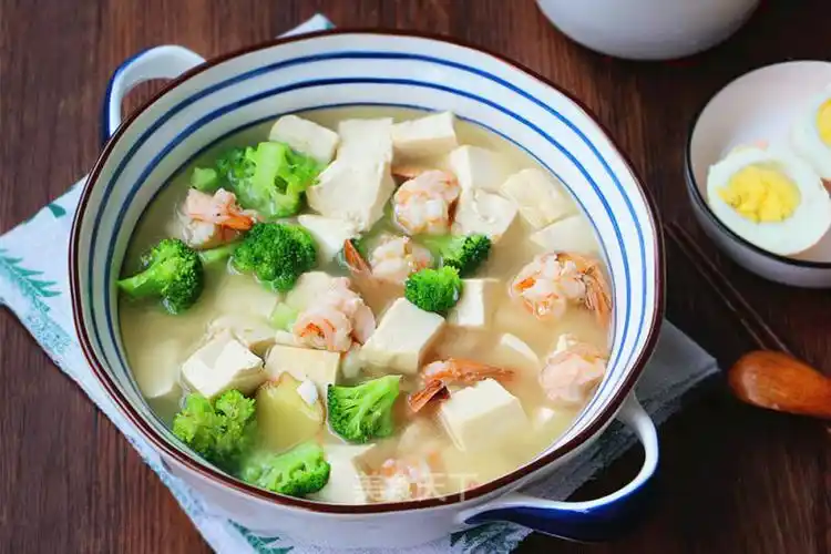 西兰花虾仁豆腐汤的做法步骤_泽瑞妈妈_美食天下