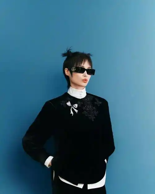 李宇春一身唐装太帅,倪妮更美出圈_热巴_造型_礼服