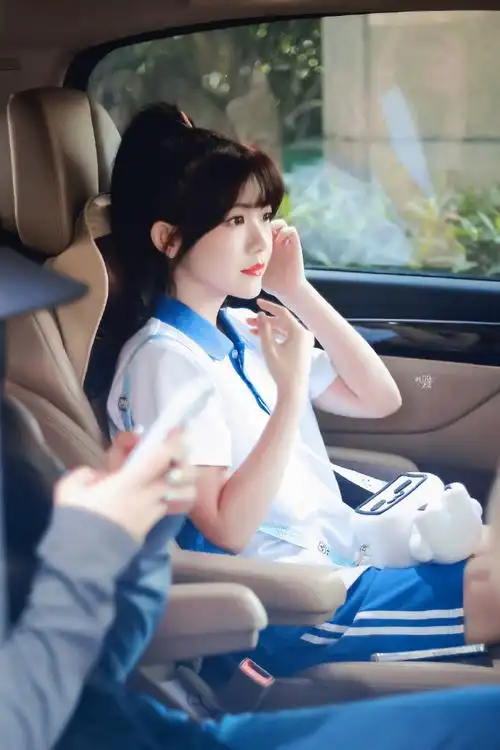 赖美云向前冲#220818《哔哩哔哩向前冲》录制上班今天是高中生校服七