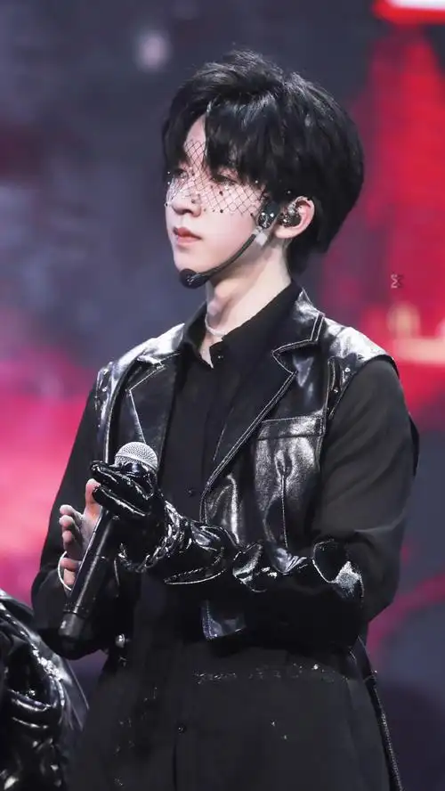 少年onfire##贺峻霖面纱造型