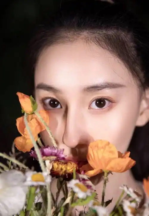 张豆豆晒挺身材照!