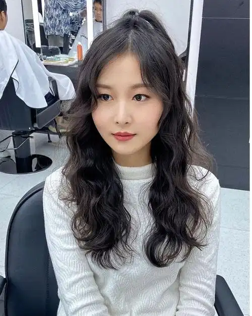 全头烫波波头燕尾发,还有特色刘海短发|发型|减龄|烫发_网易订阅