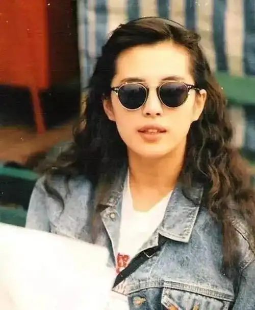 90年代港风穿搭:我发现再过30年,你穿衣也未必赶得上她们|衬衫|发型