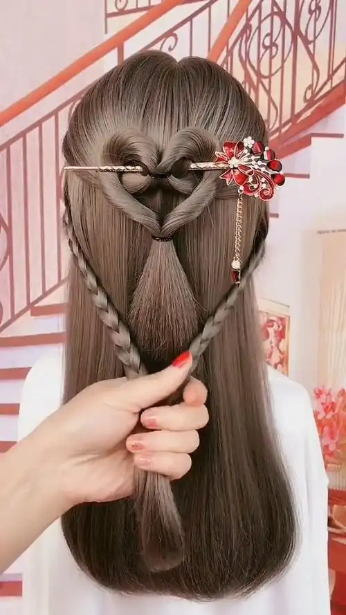 用簪子挽出来的发型,真是太好看了!快试试吧!