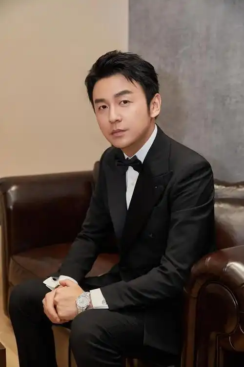 雷佳音和老婆的感情依旧很好.生活很幸福.