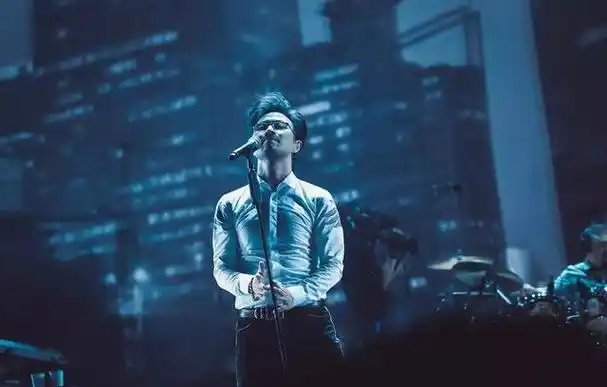 汪峰演唱会不要钱?网友的话真相了,你白听他的歌,他白用你的人