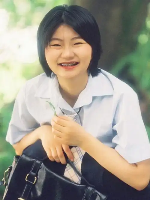 戴牙套拍照也要开心的笑哦78胶片写真