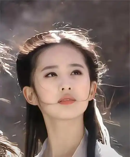 有种尴尬叫"得罪造型师",大牌明星的奇葩造型,一个比一个辣眼