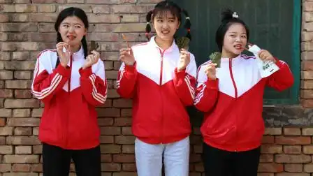 欢欢的有趣童年短剧:欢欢姐妹和小花一起去买海苔吃,海苔加辣条真好吃