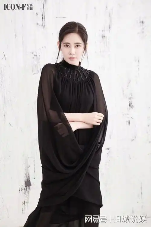 秋瓷炫时尚杂志封面写真尽显多面魅力