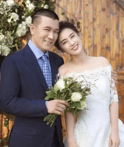 黄圣依老公简介太厉害只有短短26个字一般人都不敢这么写