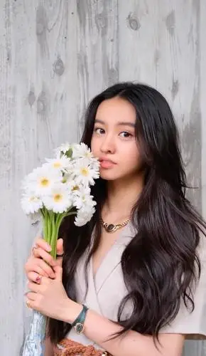 木村拓哉女儿光希又美了,造型成熟却一脸稚气,被赞国宝级颜值