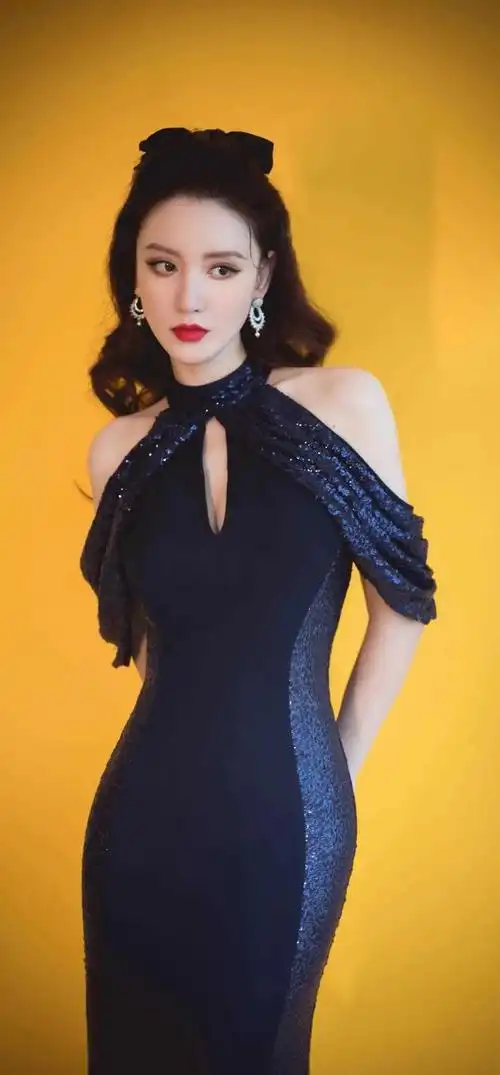 张萌中国内地女模特演员制片人主持人钢琴教师歌手