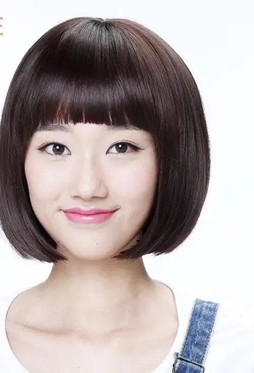 短发不烫怎么样才好看 小女生各种短直发造型图集