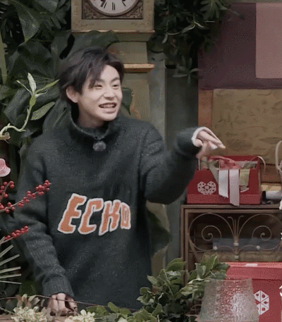 小鬼王琳凯 gif动图