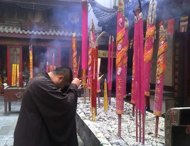 进庙烧香拜佛,有些愿望可别乱许,不小心便犯忌讳,很多人不懂