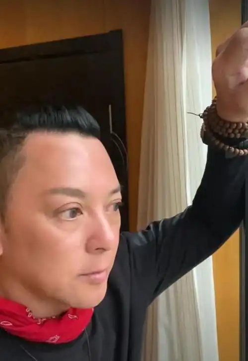 原创洪欣旧爱莫少聪晒近况!脸部浮肿十分疲惫,不见当年的帅气模样