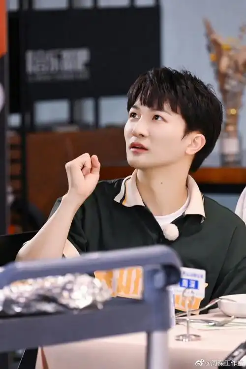 仪78签名照福利1周深_星轨记录仪78签名照福利2周深_星轨记录仪