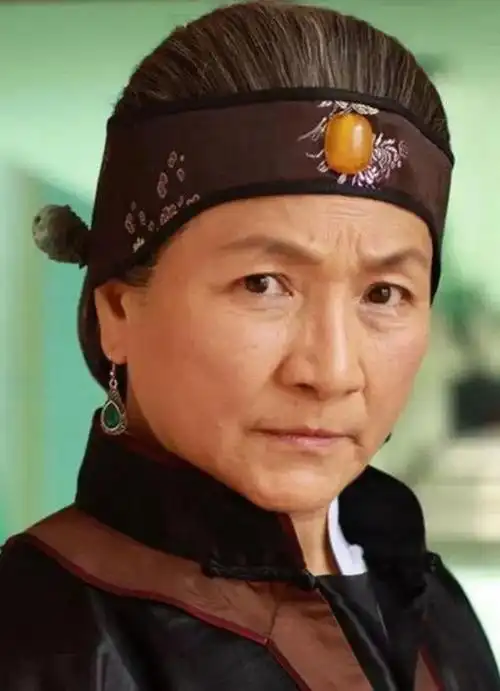 老一辈艺人郑佩佩年轻美照真的可谓艳压群芳