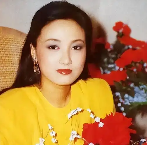 回顾张国立与罗秀春离婚34年他再婚幸福甜蜜至今单身牵挂儿子