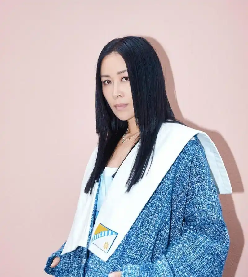 那英个人喜爱度第一,本是实力歌手,却靠"英语"火出圈