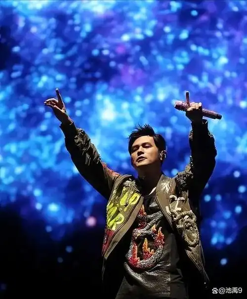 独家揭秘:周杰伦日本演唱会背后的炫酷舞台与感人瞬间!