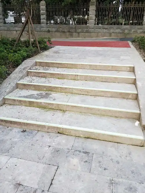 亿帆自发光楼梯台阶防滑踏步条