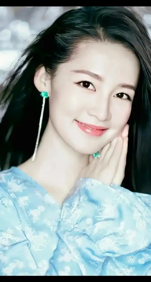 好,外柔内刚追求事业,演技也很在线,但对另一半的要求不低,加李沁葡萄