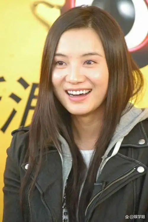 演员宋佳:为梦想抛弃陈龙,与5婚导演同居,如今43岁还