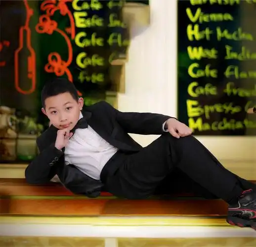 罗弘毅小帅哥十岁啦!