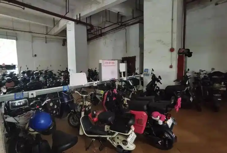 南京大火伤亡严重电动自行车充电又当何去何从