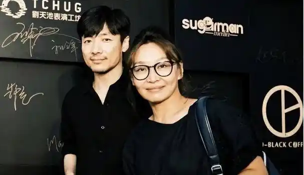 演员祖峰我无儿无女把所有积蓄交给妻子此生过得自在又幸福