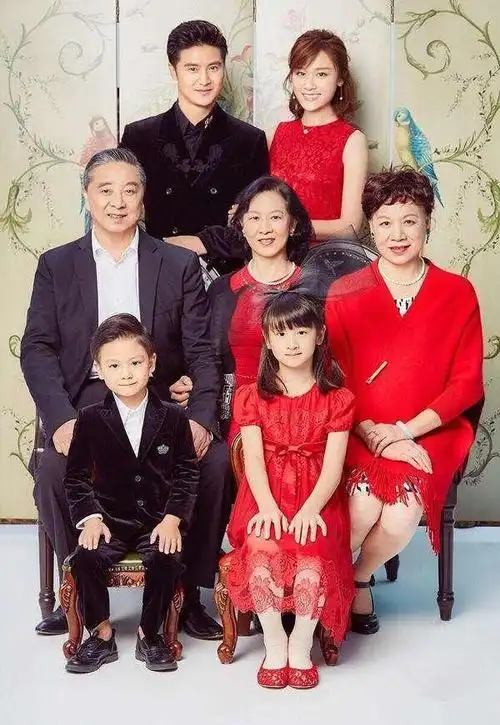 明星全家福有秘密赵薇朴素最后一对夫妻看着像父女