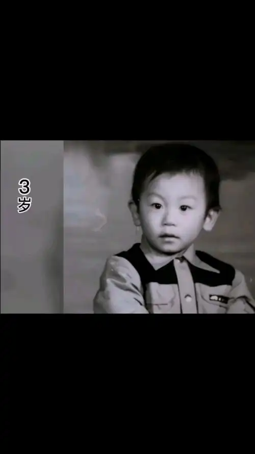 朱亚文小时候的照片超萌一起看看吧