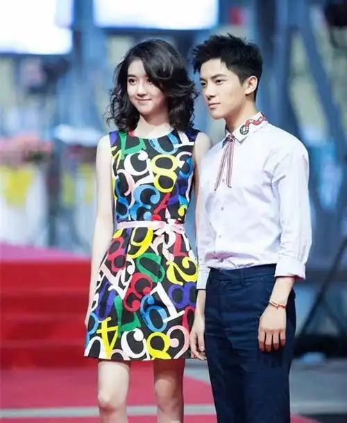 林妙可素颜现身中戏复试,结果大家都盯着"苹果女孩"李凯馨看