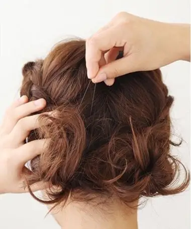 短发能盘头发么 较短盘头发的步骤(6)