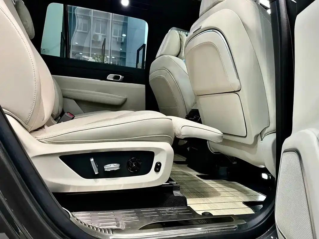 理想one电动腿拖.奶爸神车,后排舒适度,实用性必须安排到位 - 抖音