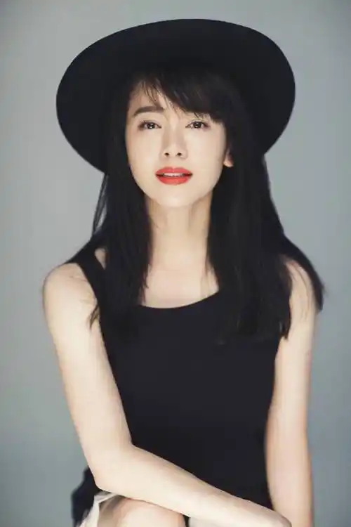 46岁左小青饱满性感,着实迷人啊!_身材_魅力_气质