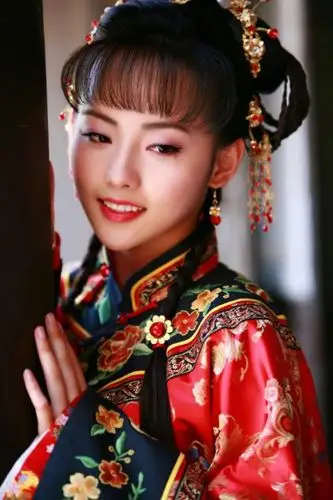 原创张嘉倪无修图照也不算黑,还特别耐看气质也是很出众