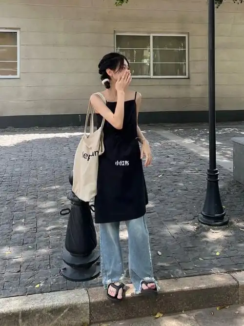 夏天最爱吊带裙叠穿牛仔裤78