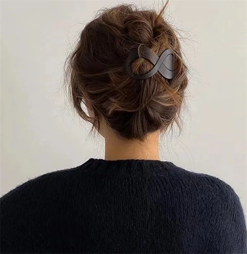 温柔文艺低盘发 简单清爽不失新意_盘发发型 - 美发站