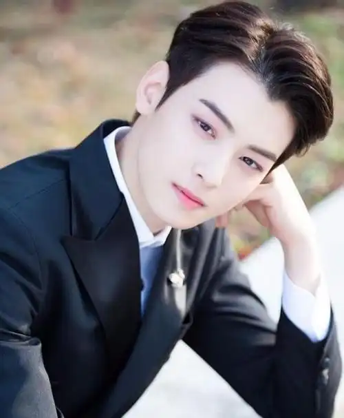 分头,骚柔男人的夏季身份证_发型