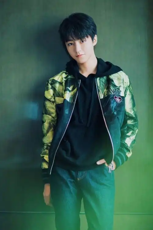 娱乐圈当红男星18岁时的照片你觉得谁的颜值最高